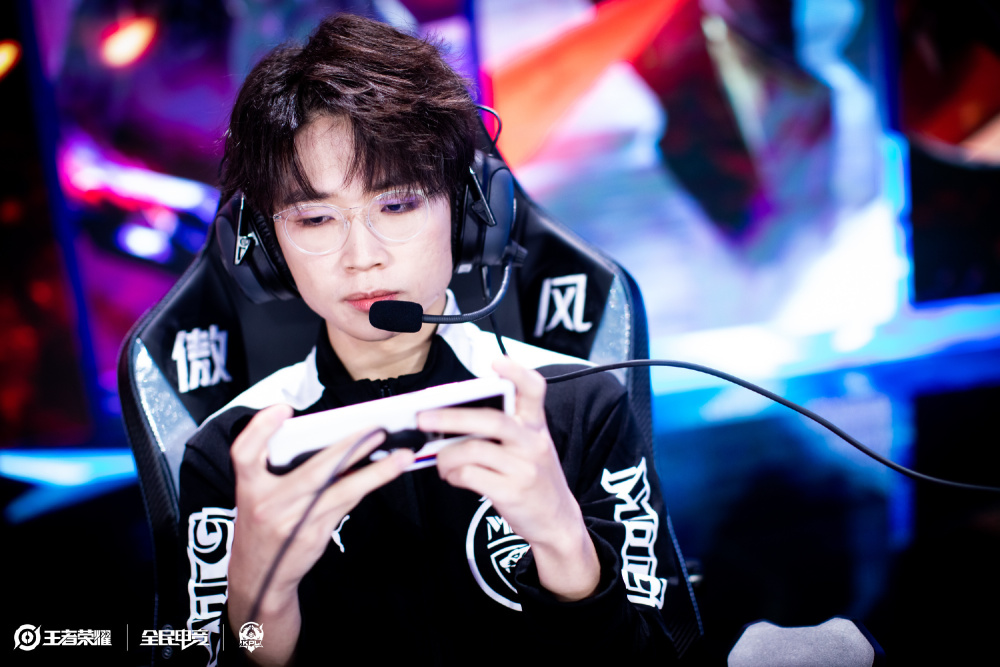 余嘉豪担纲 余嘉豪担纲